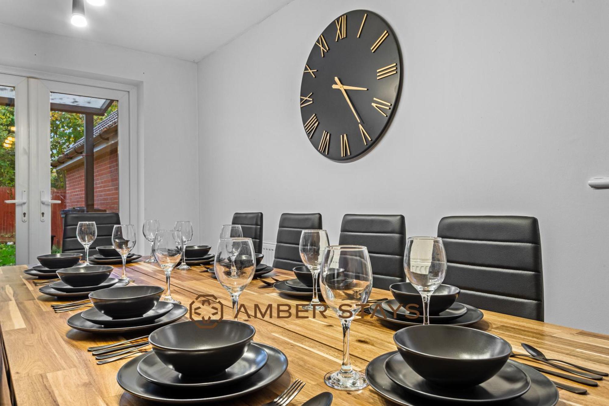 Spacious 5 Bed House In Reading By Amber Stays, Perfect For Business & Contractors, Sleeps 12! Bagian luar foto