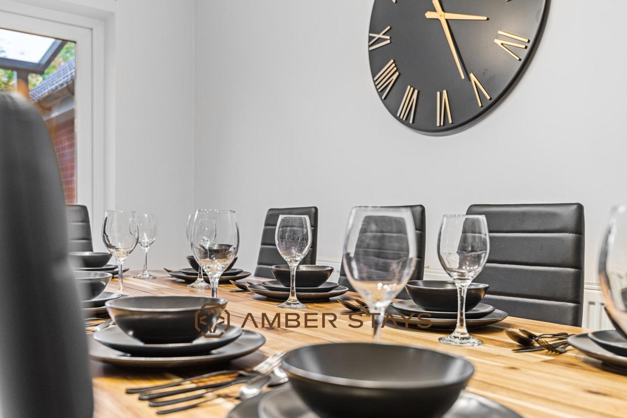Spacious 5 Bed House In Reading By Amber Stays, Perfect For Business & Contractors, Sleeps 12! Bagian luar foto